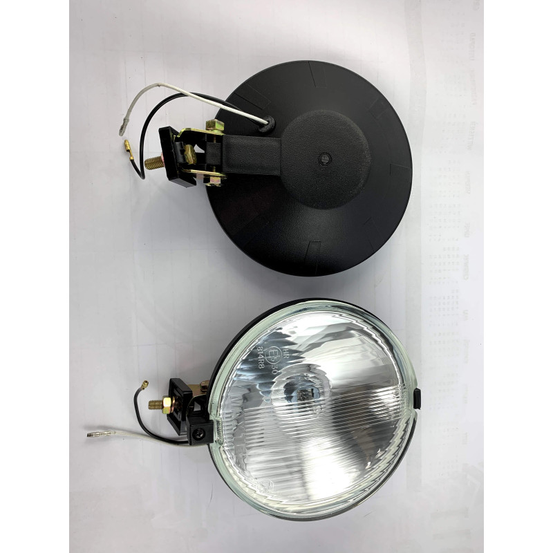 Lampa dalekosiężna, czarna obudowa